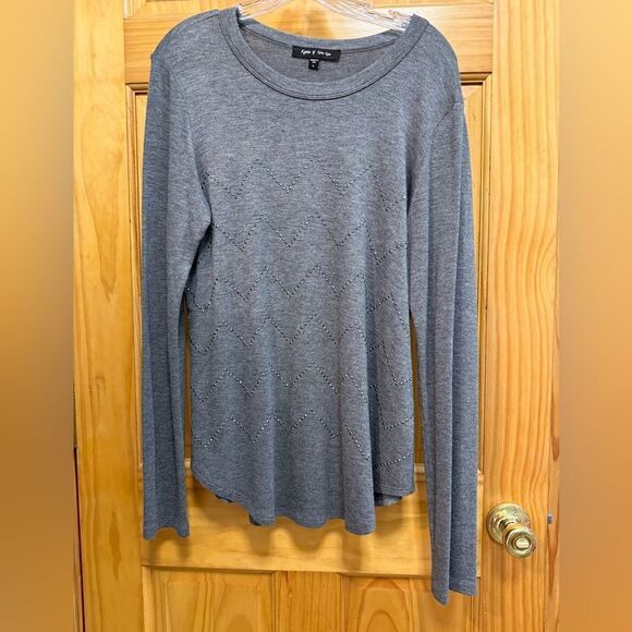 Beautiful studded Karen by Karen Kane soft gray blouse size L - Picture 1 of 7